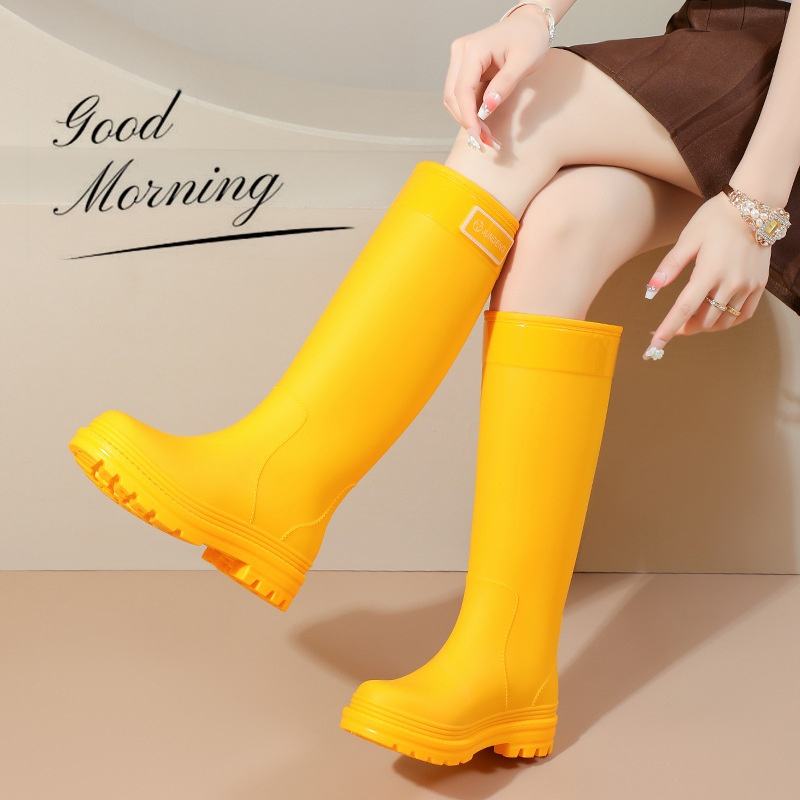 30dbe9af-04d4-49c0-93a8-203a0ccf1bd7_жуте-женске-високе-ПВЦ-чизме-за-кишу-модне-несклизаве-водоотпорне-чизме-за-кухињу-и-рад.jpg